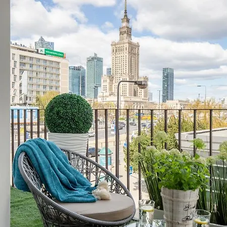 Glam Center Apartment *