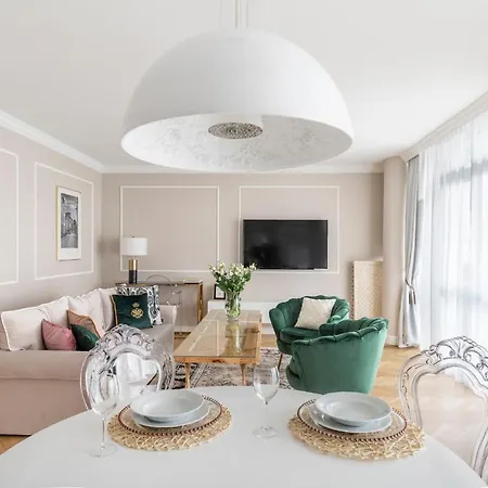 Glam Center דירה