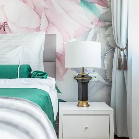 Glam Center דירה ורשה