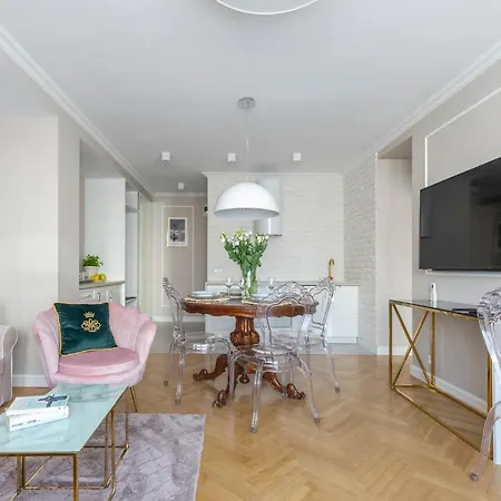 Apartment Glam Center *
