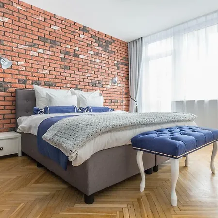 Apartment Glam Center