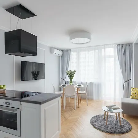 Apartment Glam Center
