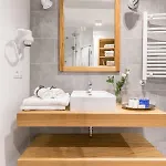 Glam Center